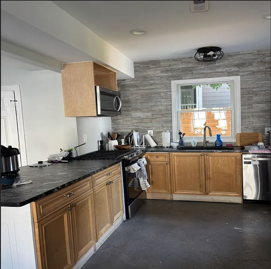 4 bed, 2.5 bath, 1768 sqft, $4,875 — Photo 3