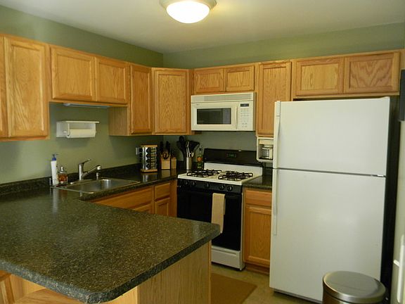 4th image of 1109 Yorkshire Ct APT B