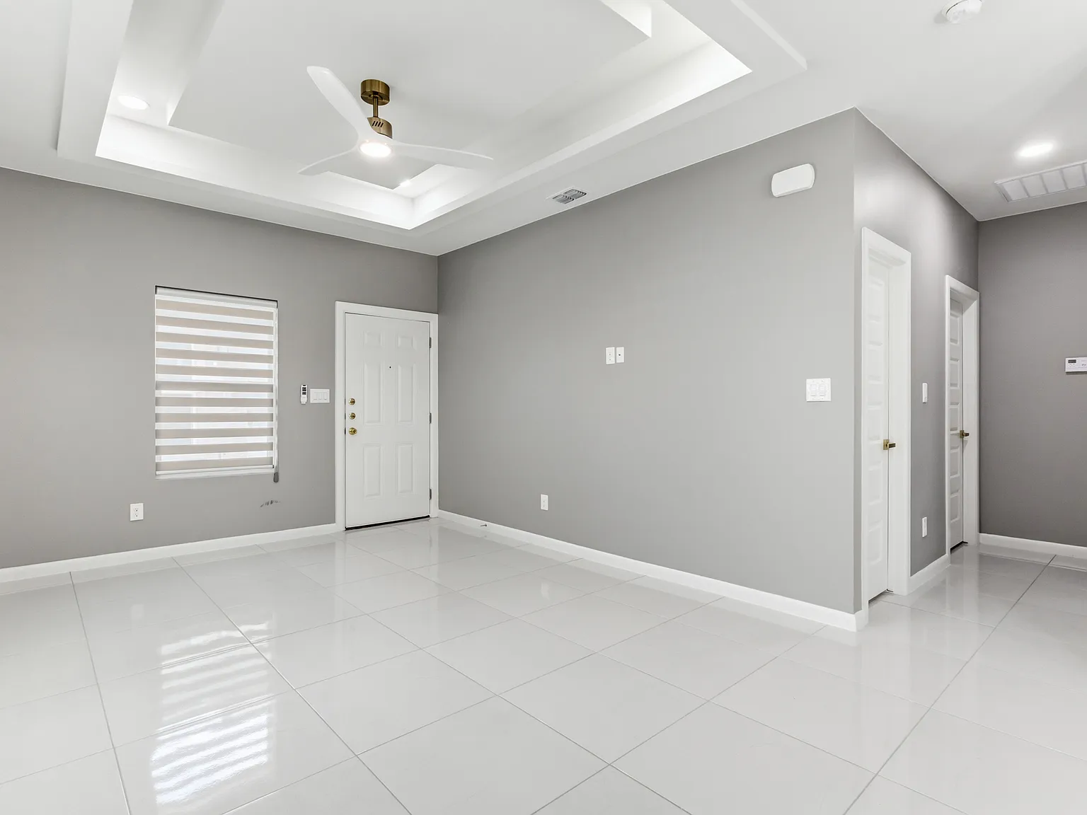 1802 West Violet Drive - 2:BACK 3/2 — Photo 2