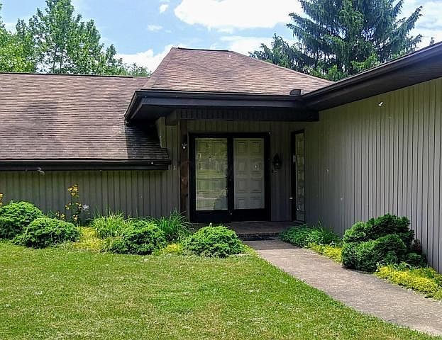 1st image of 1682 Lexington Dr