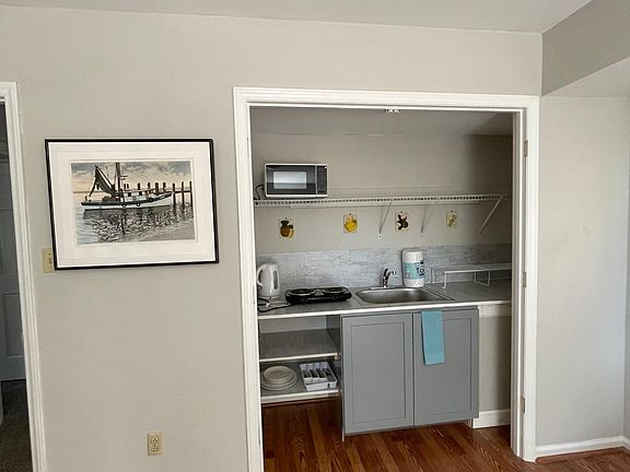 4th image of 1231 Reverdy Ln #2