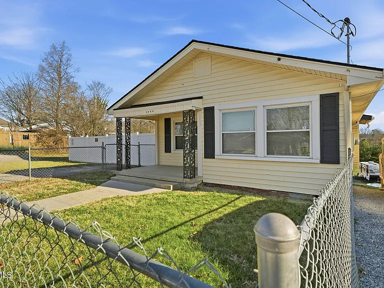 1217 Kentucky Ave — Photo 1