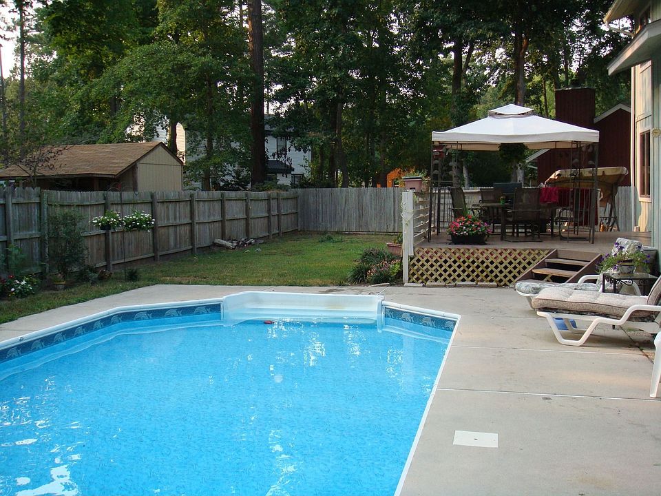 2nd image of 1913 Shady Ln