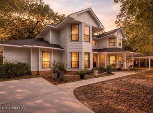 1613 Fairhaven Dr, Gautier, MS 39553