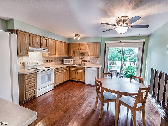 3rd image of 20297 Arlington Dr