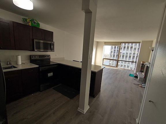 4th image of 2650 N Lakeview Ave APT 2004