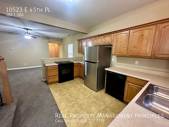 4th image of 10523 E 45th Pl