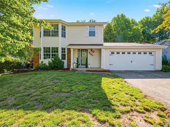 1316 Whispering Ridge Ln, Saint Peters, MO 63376