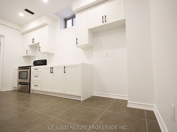 5th image of 13 Gordon Landon Dr #Basement