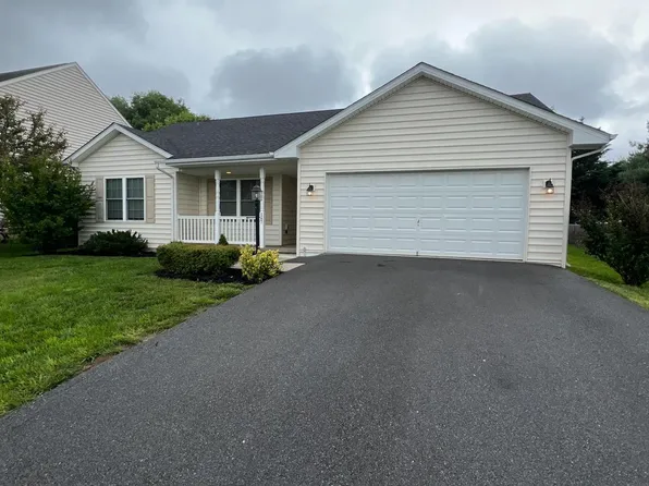 167 Ticonderoga Dr, Kearneysville, WV 25430