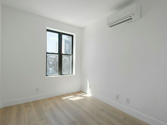 4th image of 810 Grand St APT 3L