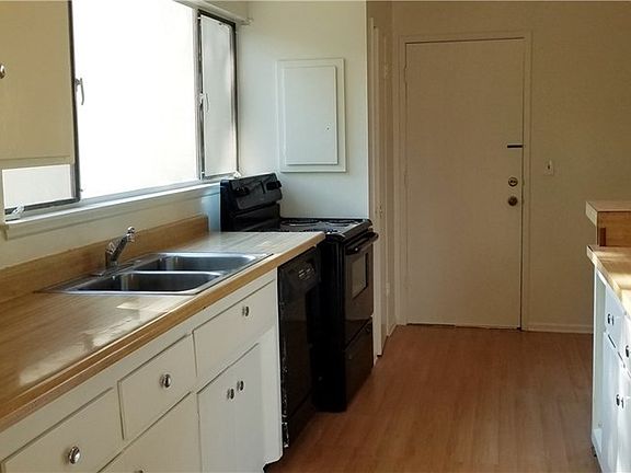 3rd image of 20228 Clark St