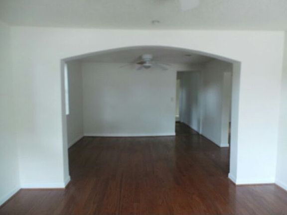 4th image of 4210 W Jackson St