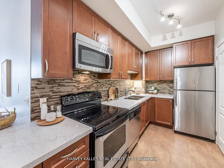 3865 Lake Shore Blvd W #421 — Photo 9