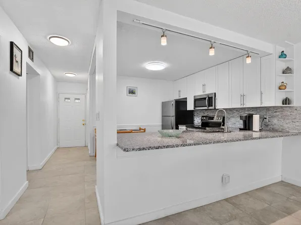 9110 Fairbanks Lane #5, Boca Raton, FL 33496