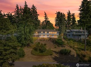 118 Highland Dr, Bellingham, WA