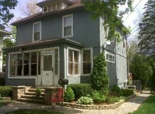 845 Augusta Ave, Elgin, IL 60120