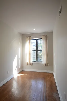 Rented by Miron Realty Group | media 91