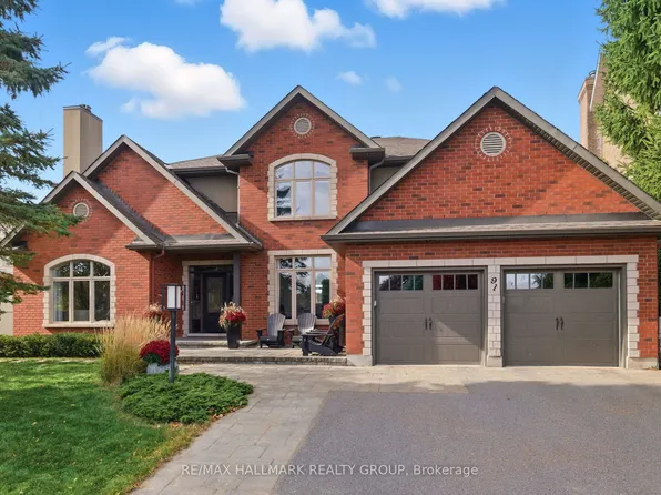 91 Shaughnessy Cres, Ottawa, ON K2K 2N1