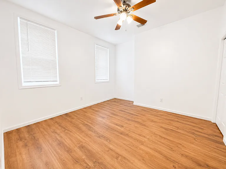 318 N Paca St — Photo 38