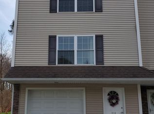 210 Park Edge Ln, Scranton, PA 18504