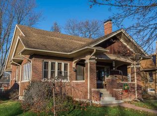 432 S State St, Elgin, IL 60123