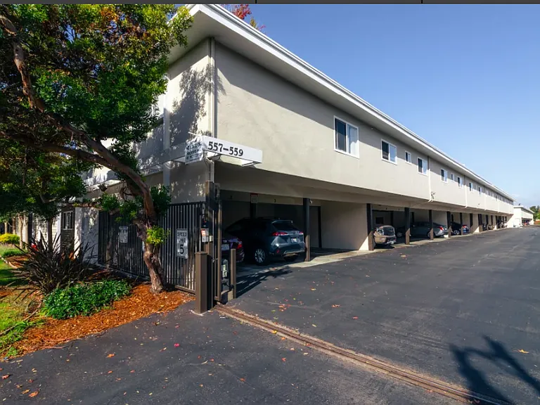 Garden Court Apartments — Photo 7