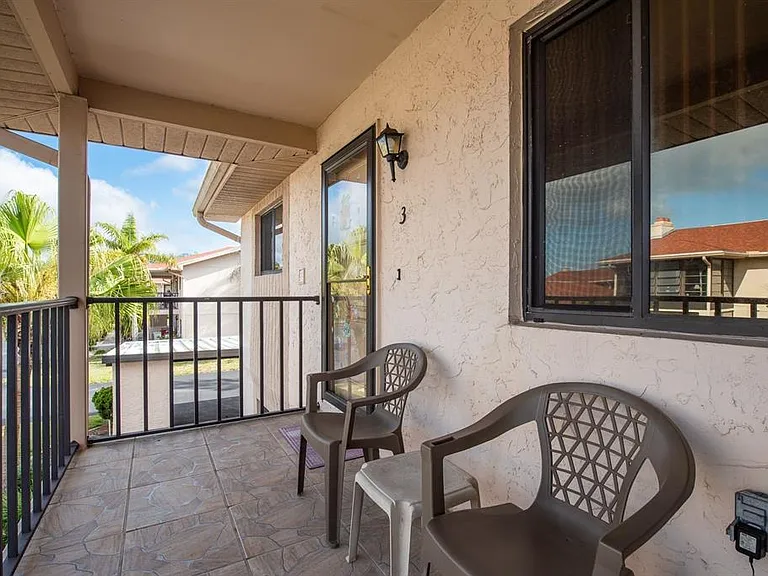 9910 Eagles Point Cir #3 — Photo 4