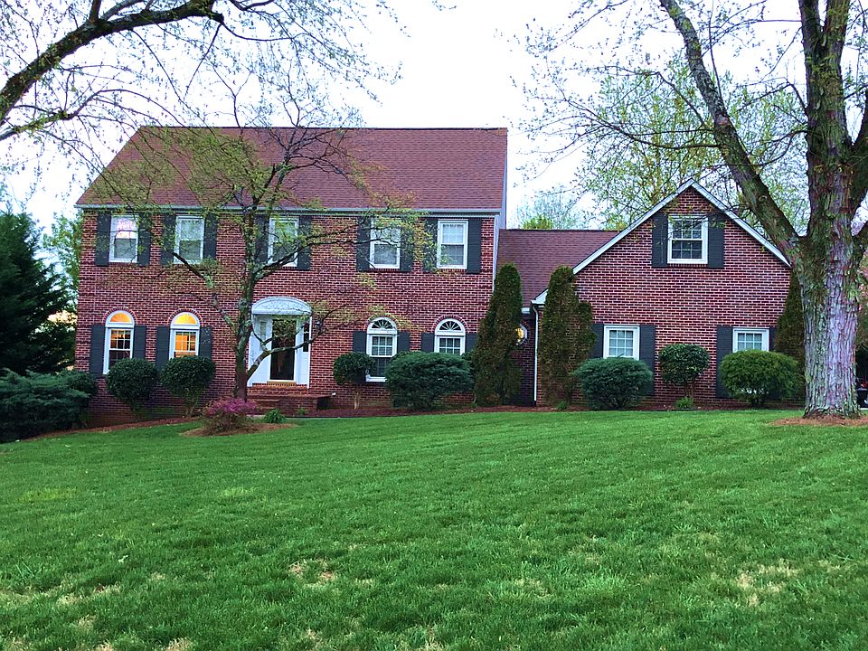 1st image of 209 Sugarwood Dr