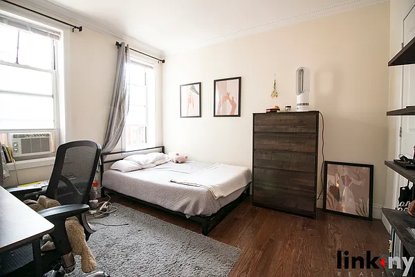 Rented by Link NY Realty | media 13