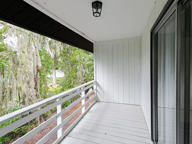 Oak Terrace — Photo 10