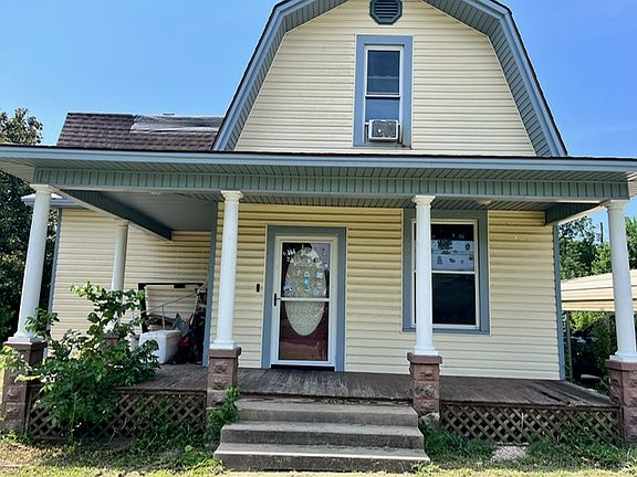 3rd image of 1623 E Broadway St
