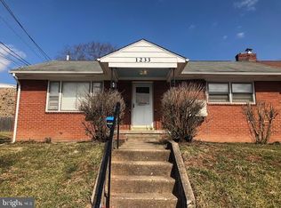 1233 W Lafayette St, Norristown, PA 19401