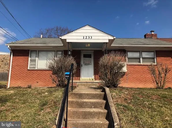 1233 W Lafayette St, Norristown, PA 19401