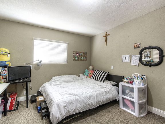4th image of 2730 Chopin Ave