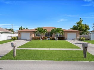 836 Trafalgar Pkwy, Cape Coral, FL 33991