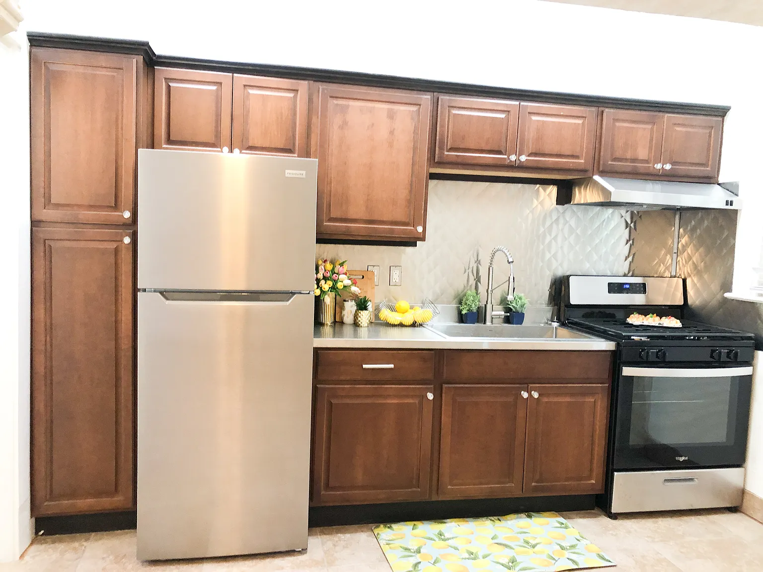 Studio, 550 sqft, $895 — Photo 3