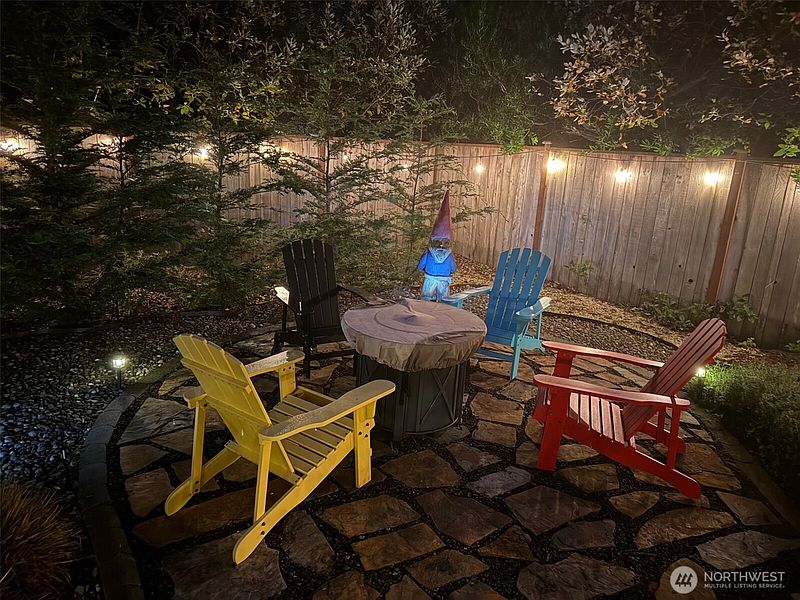 2nd image of 454 Sextans Avenue SW