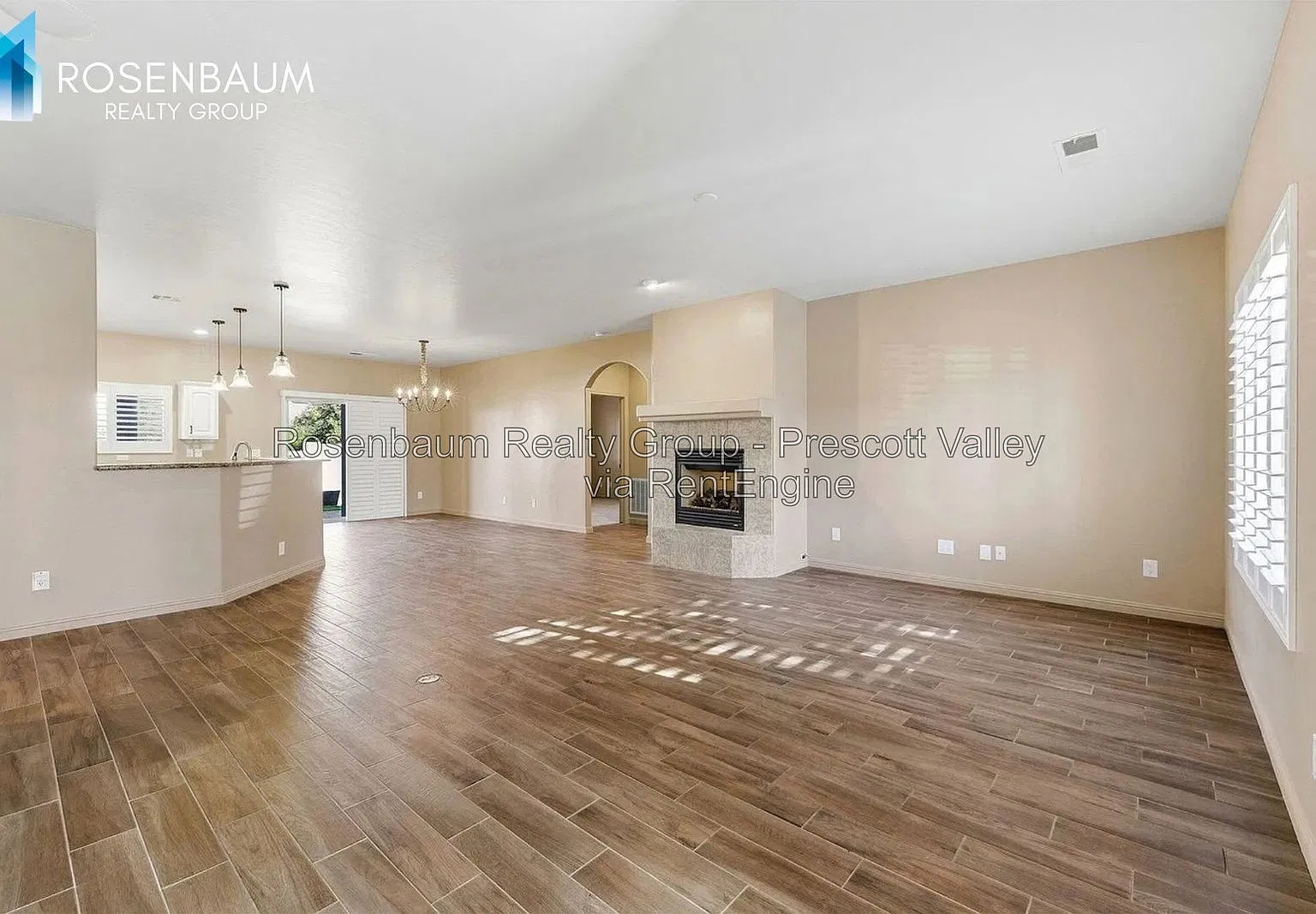 3 bed, 2.0 bath, 1886 sqft, $2,300 — Photo 3