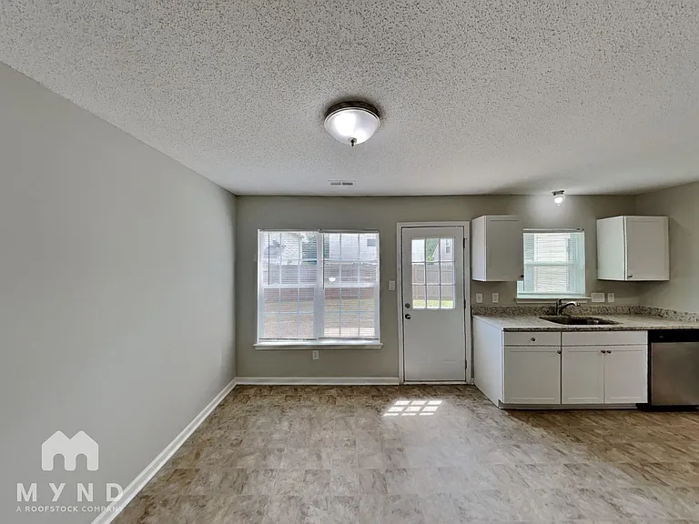 1219 Hunter Forest Ct — Photo 8