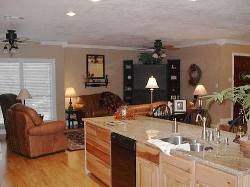 3rd image of 11519 WHISPER BREEZE DR