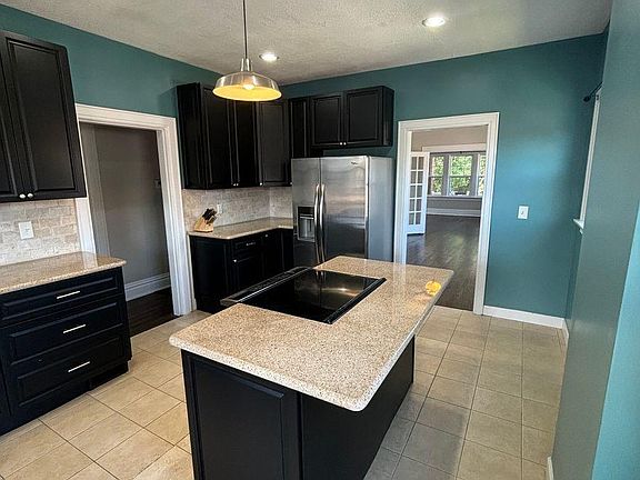 4th image of 1633 Clifton Ave #2