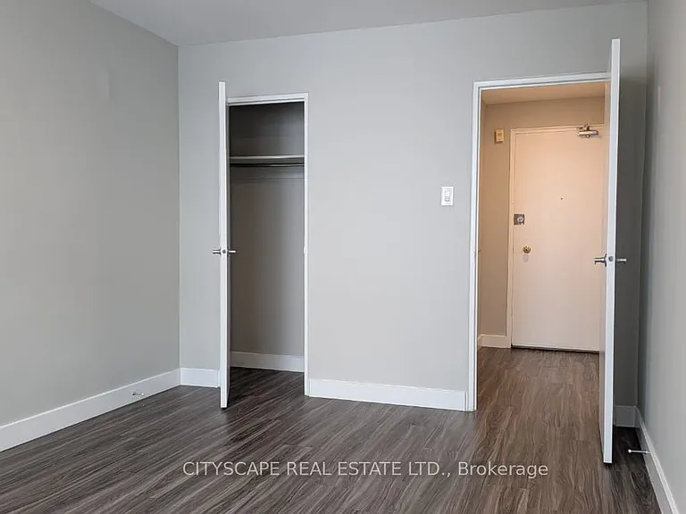 85 Wellesley St E #808 — Photo 4