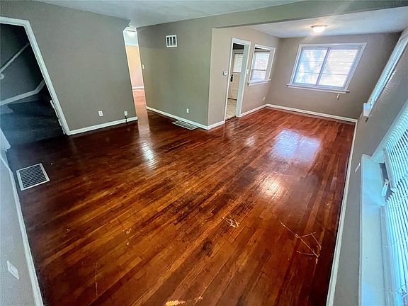 3rd image of 8620 Belhaven Dr