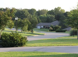 110 Hidden Oaks Ln, Lenoir City, TN 37772