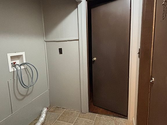 3rd image of 117 Linda Lee Ct