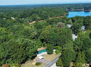 934 Coneross Creek Rd, Seneca, SC 29678