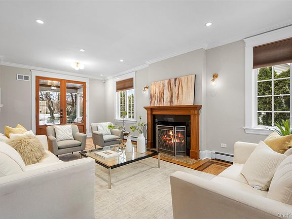 5th image of 69 Irving Place