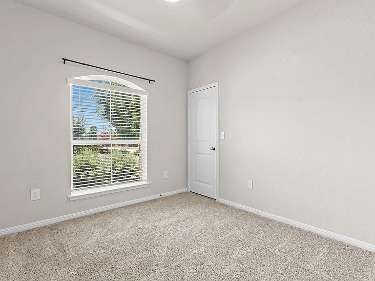 2205 Singletree Bnd — Photo 7