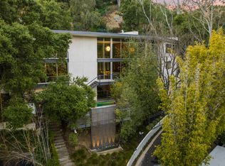 2207 Bowmont Dr, Beverly Hills, CA 90210